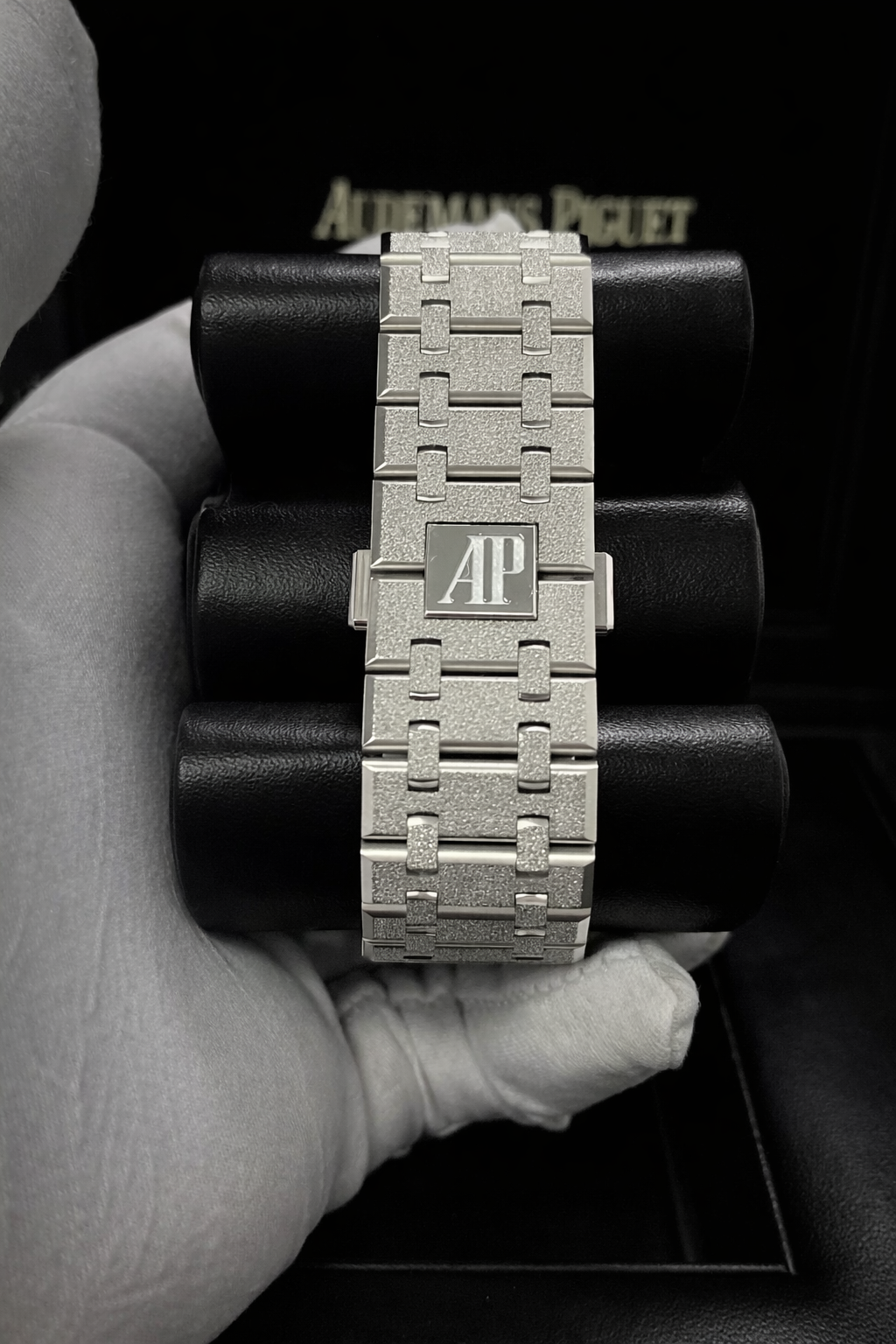 AUDEMARS PIGUET ROYAL OAK FROSTED STYLE