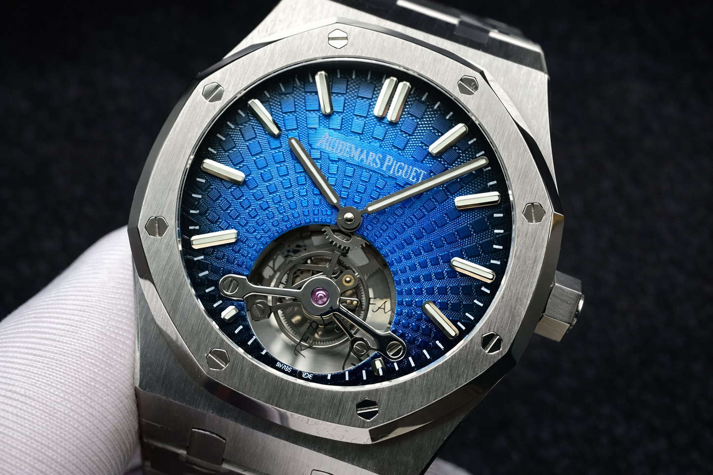 AUDEMARS PIGUET ROYAL OAK FLYING TOURBILLON GRADIENT BLUE STYLE