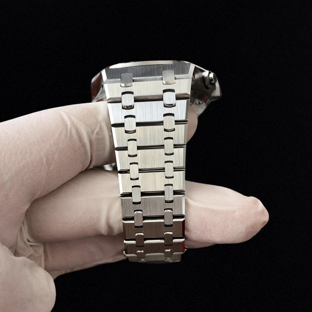 AUDERMARS PIGUET ROYAL OAK BLACK CRONOGRAPH STYLE