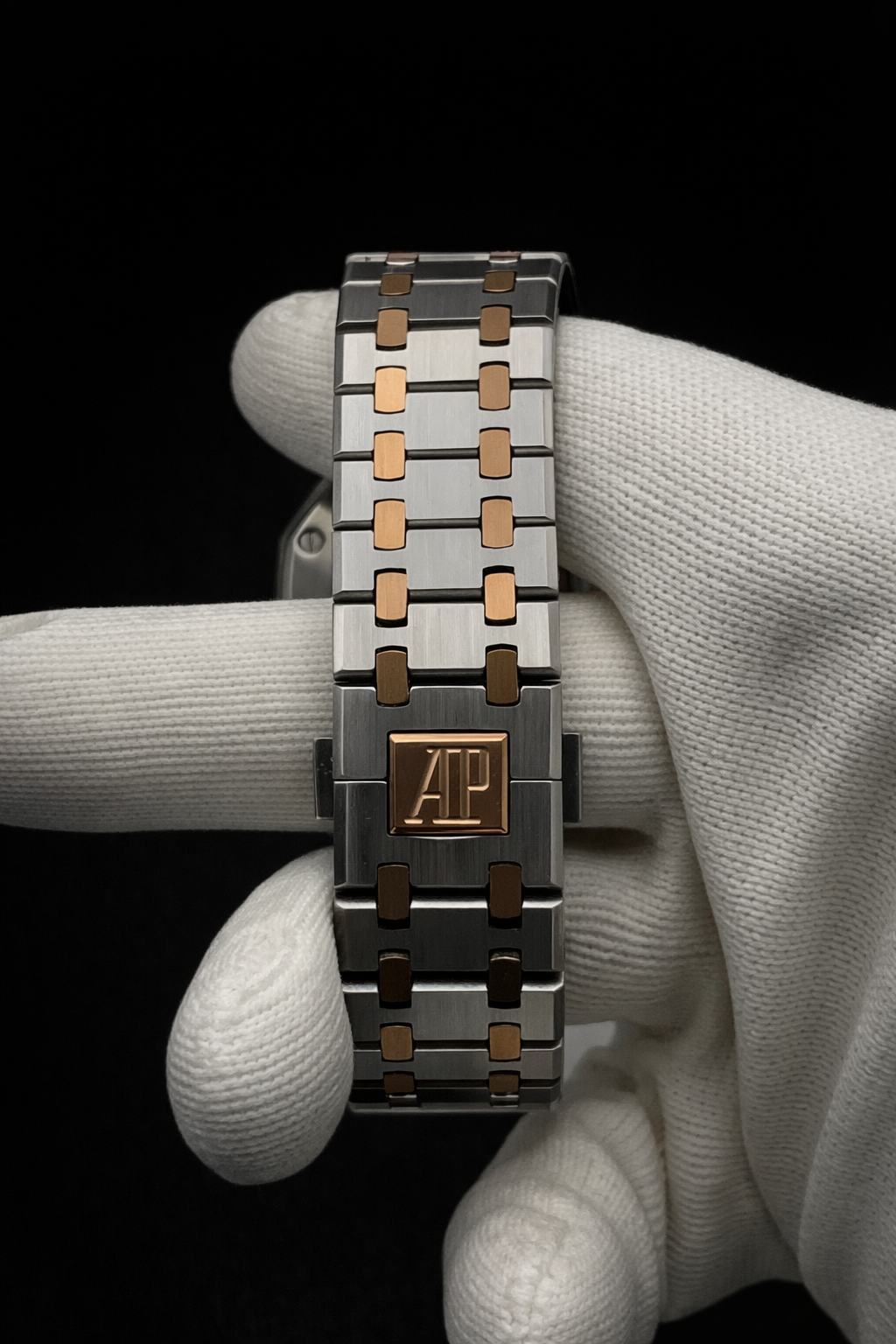 AUDEMARS PIGUET ROYAL OAK BICOLOR STYLE