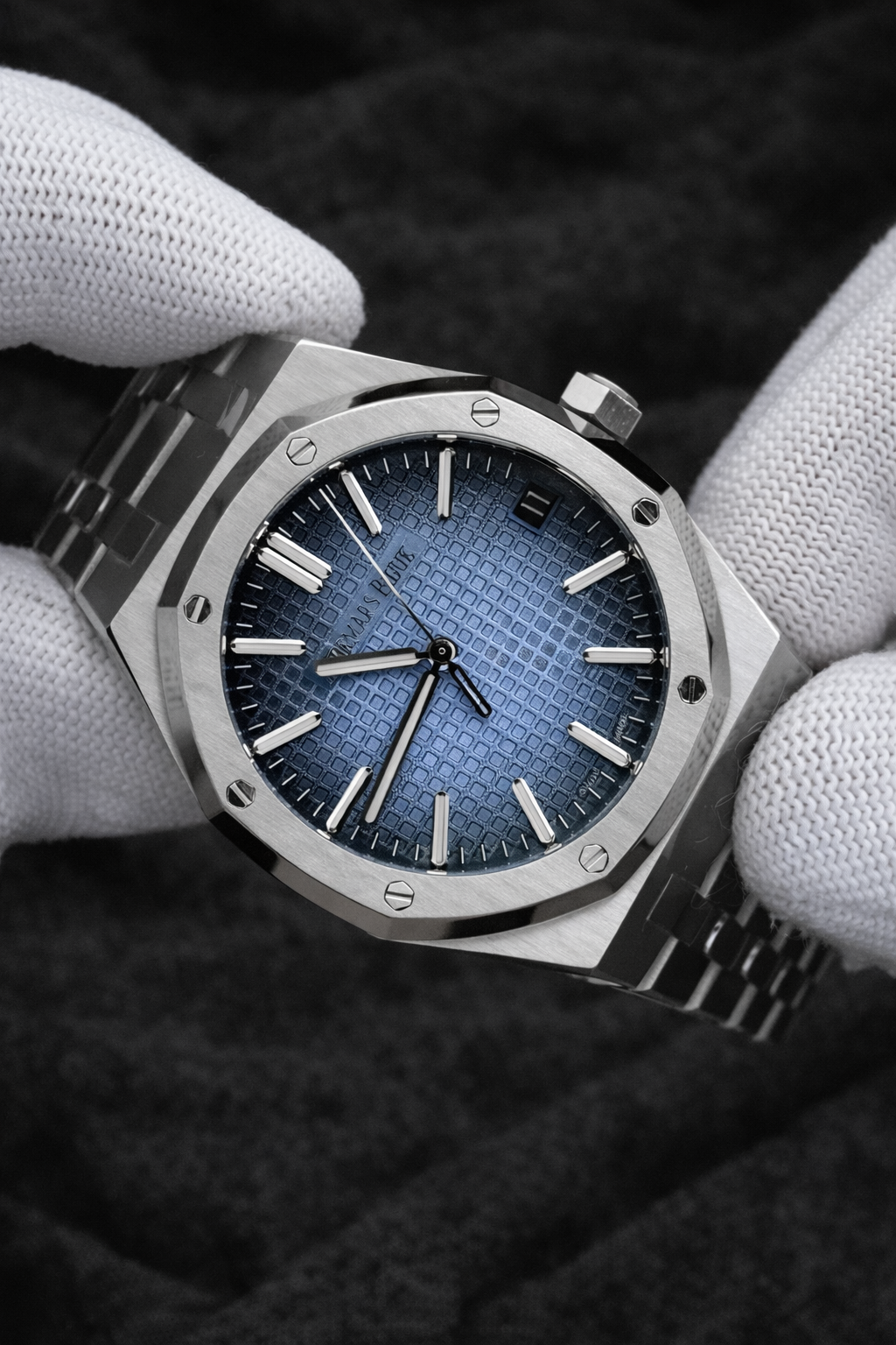 AUDEMARS PIGUET ROYAL OAK SMOKED BLUE STYLE