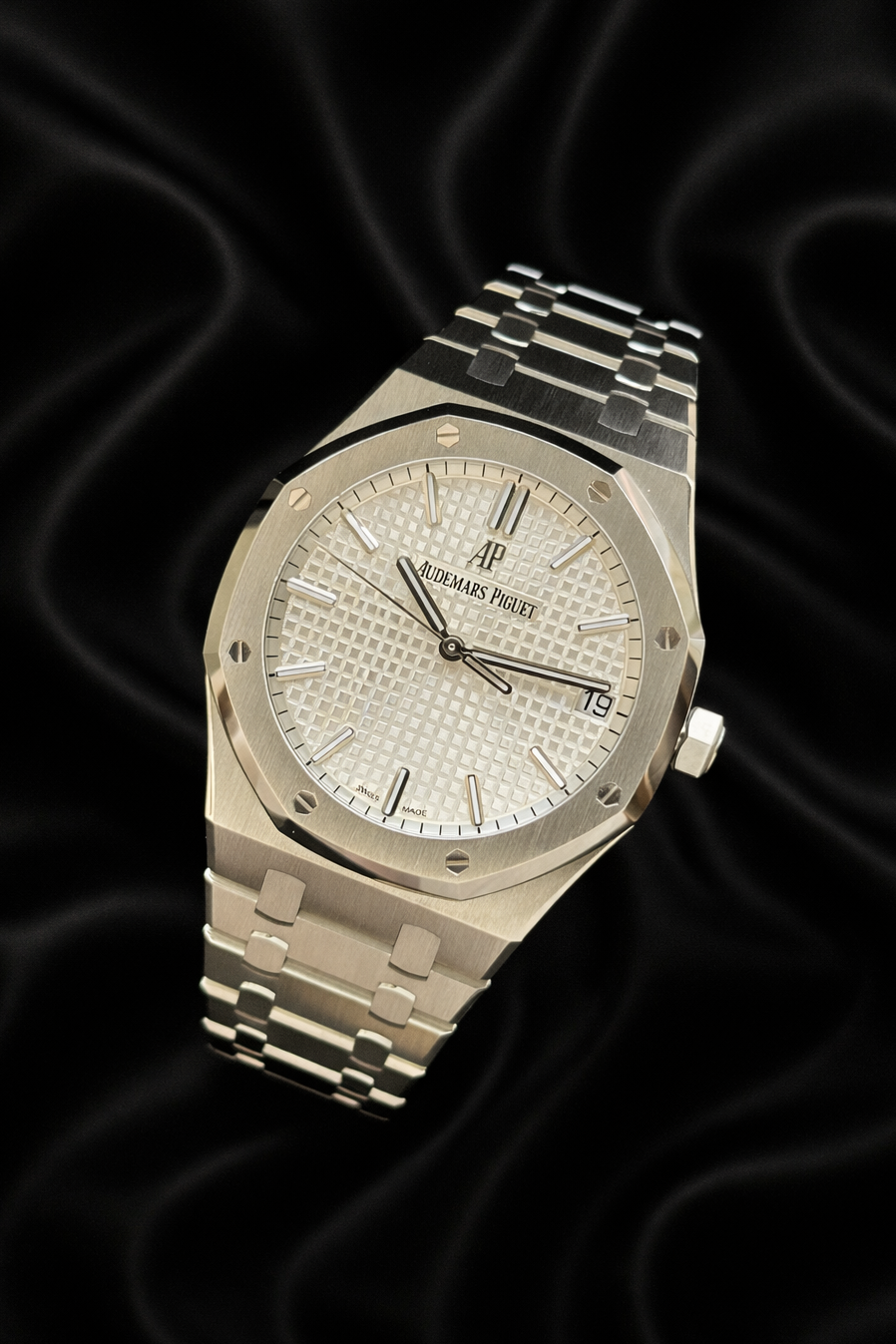AUDEMARS PIGUET ROYAL OAK WHITE STYLE