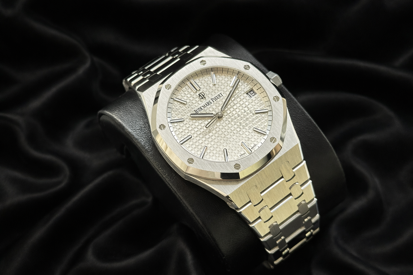 AUDEMARS PIGUET ROYAL OAK WHITE STYLE
