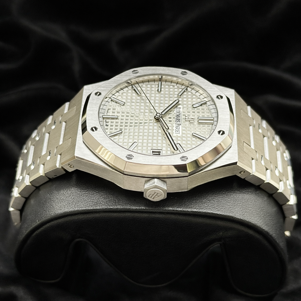 AUDEMARS PIGUET ROYAL OAK WHITE STYLE