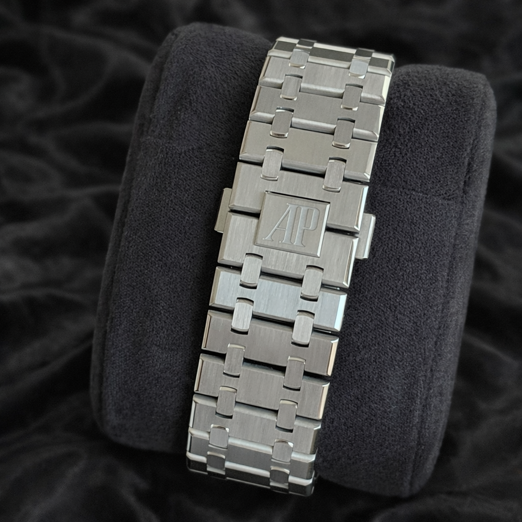 AUDEMARS PIGUET ROYAL OAK BLACK STYLE